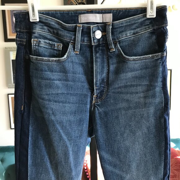 ATHLETA size 0 Blue Stretch Sculptek Denim Ultra Skinny Jeans - Picture 2 of 4